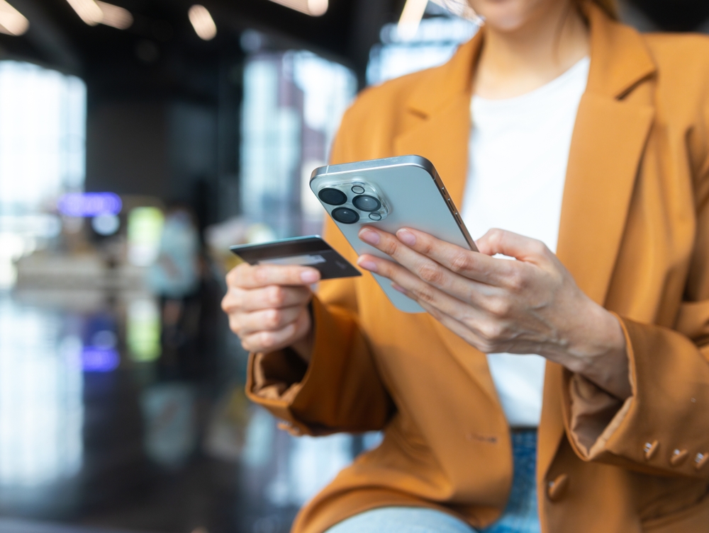 Paying with a credit card on a mobile phone