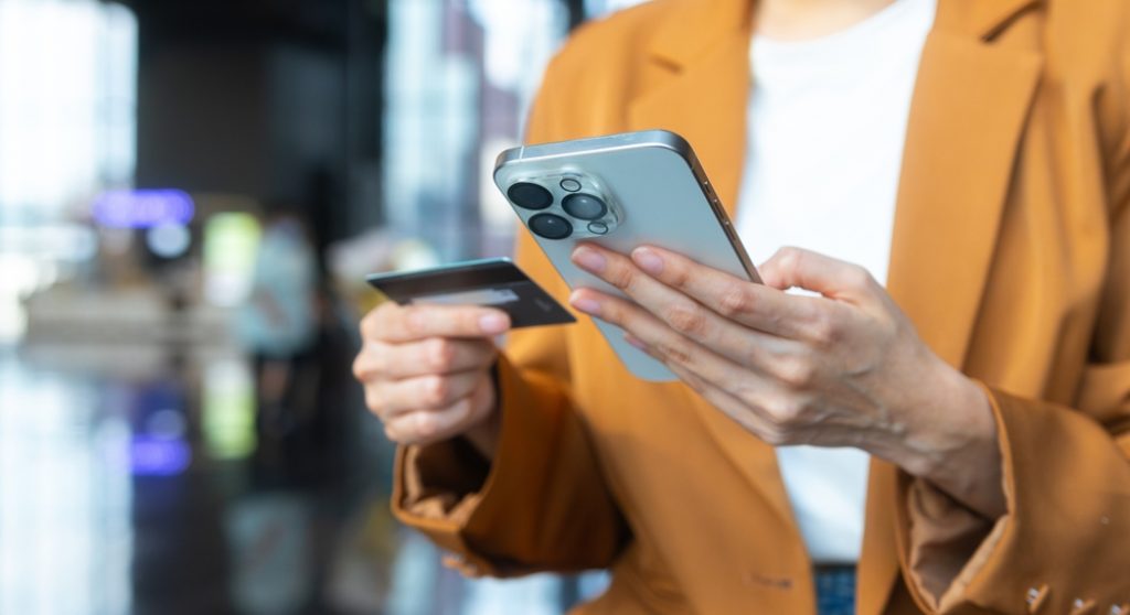 Paying with a credit card on a mobile phone